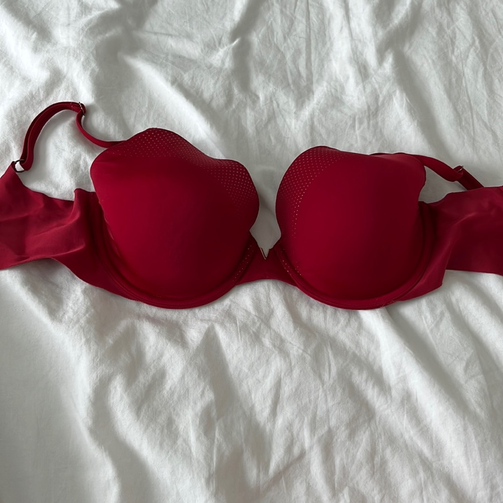 32DD Victoria Secret Bra